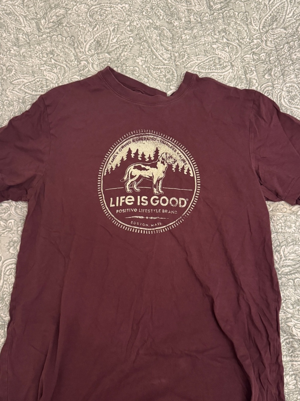 Life Is Good Men's Maroon Short-Sleeve Graphic Tee with Dog Emblem